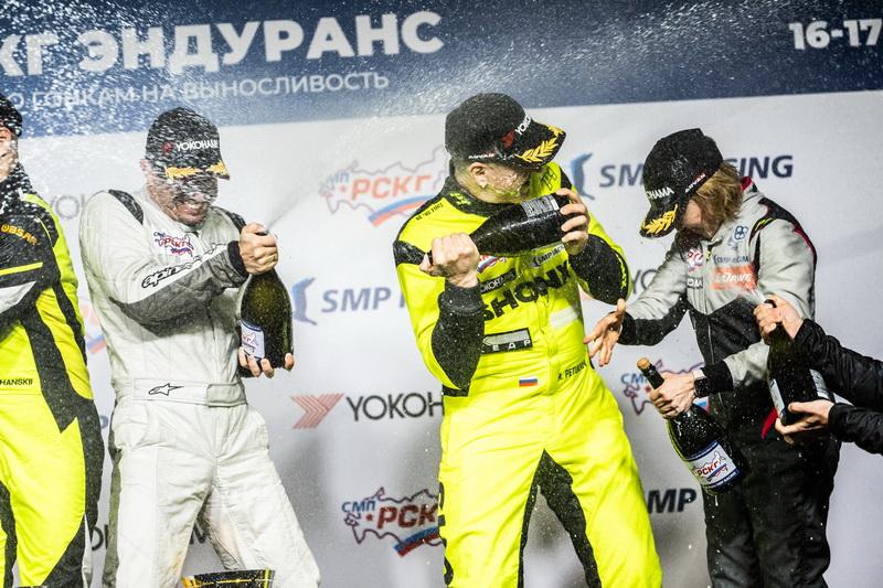 Подмосковная трасса Moscow Raceway приняла уникальную шестичасовую гонку на выносливость и борьбу экипажей